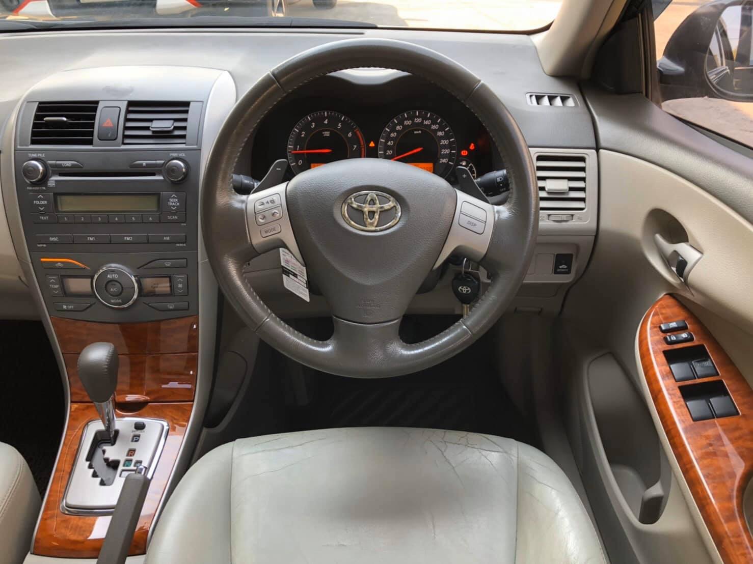 Toyota Corolla Altis ปี 2010 สีดำ (รูปที่ 11)