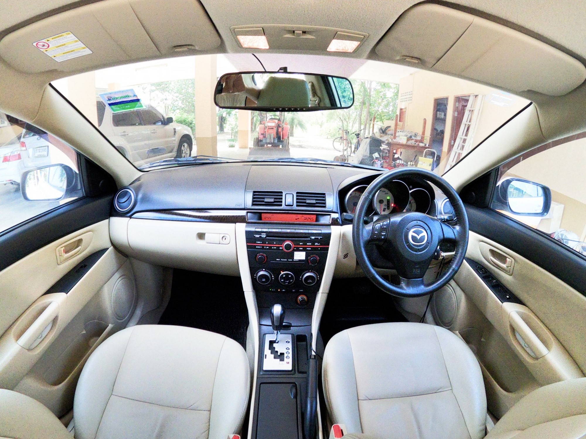 Mazda 3 ปี 2010 สีขาว (รูปที่ 4)