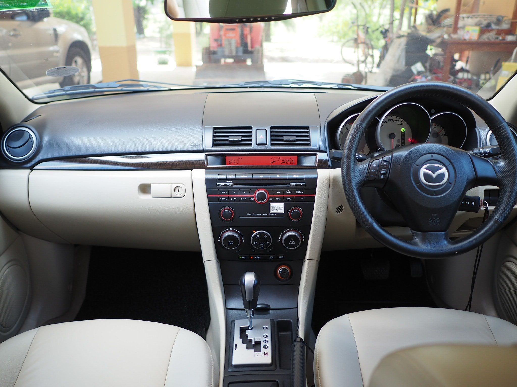 Mazda 3 ปี 2010 สีขาว (รูปที่ 7)