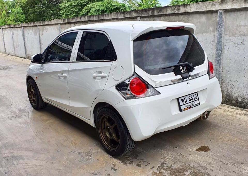 Honda Brio ปี 2016 สีขาว (รูปที่ 3)