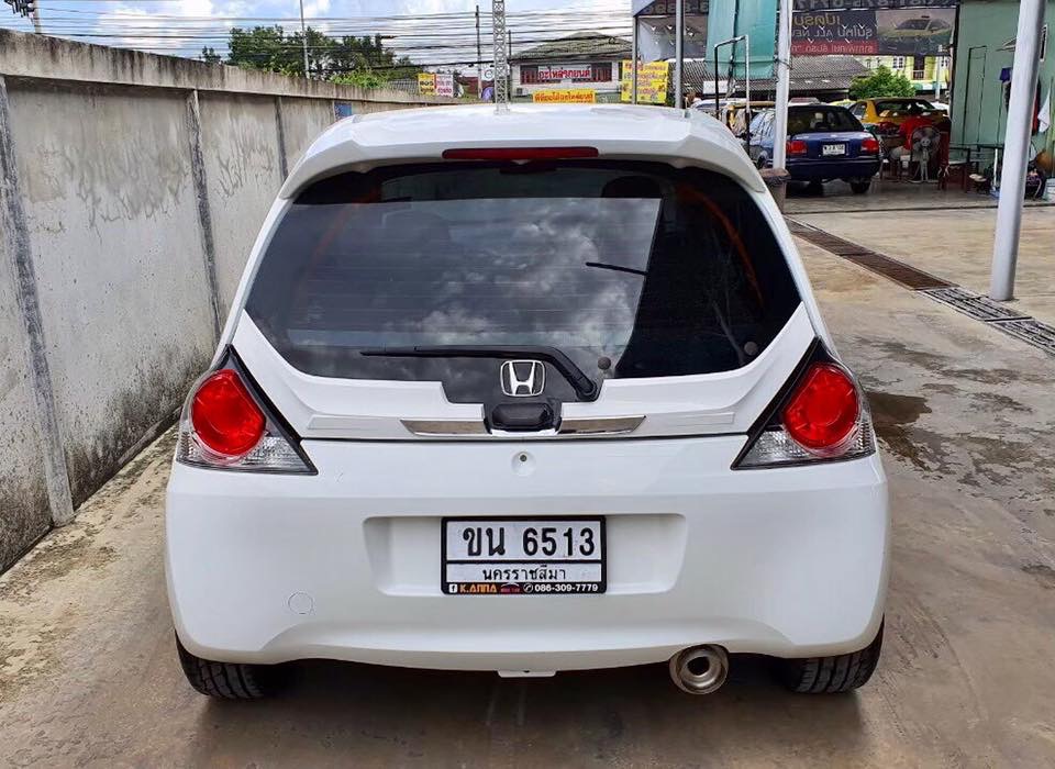 Honda Brio ปี 2016 สีขาว (รูปที่ 6)