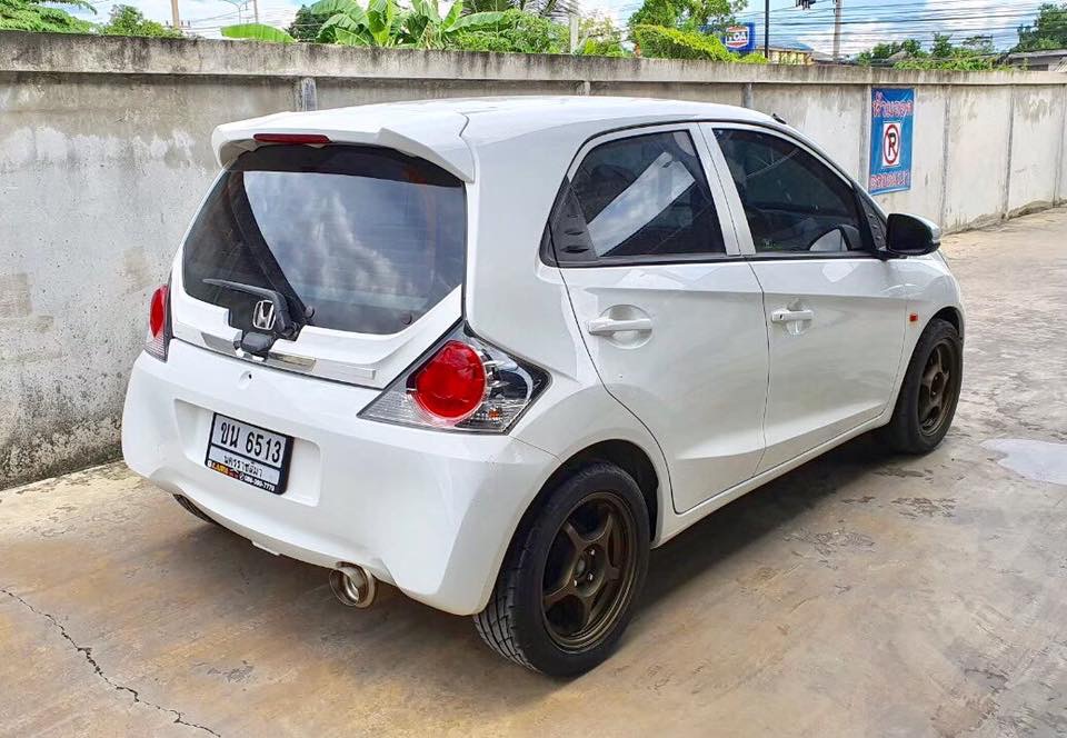 Honda Brio ปี 2016 สีขาว (รูปที่ 4)