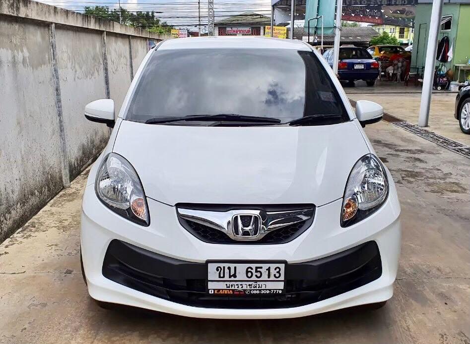 Honda Brio ปี 2016 สีขาว (รูปที่ 5)