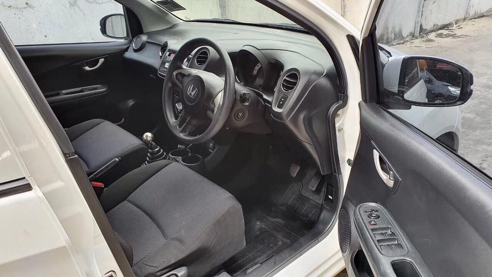 Honda Brio ปี 2016 สีขาว (รูปที่ 11)