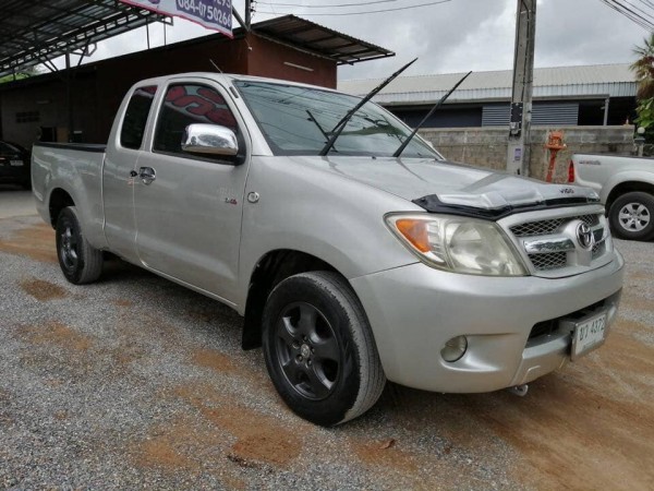 Toyota Hilux Vigo Extra cab ปี 2005 สีเงิน