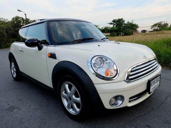 Mini Hatch (Cooper) Gen2 R56 ปี 2007 สีขาว