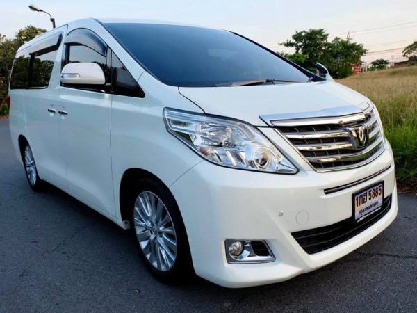 Toyota Alphard ปี 2013 สีขาว