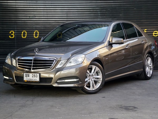 Mercedes-Benz E-Class W212 E250 ปี 2010 สีเทา