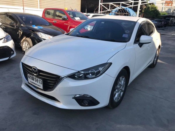 Mazda 3 Hatchback ปี 2014 สีขาว