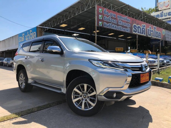 Mitsubishi Pajero Sport ปี 2017 สีเงิน