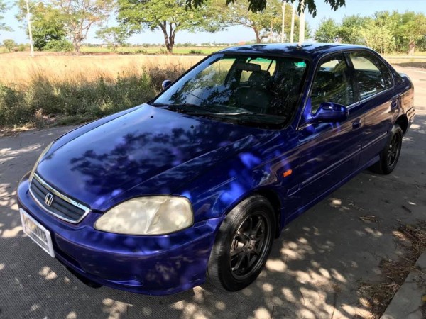 Honda Civic EK โฉม 4 ประตู ปี 1996 สีน้ำเงิน