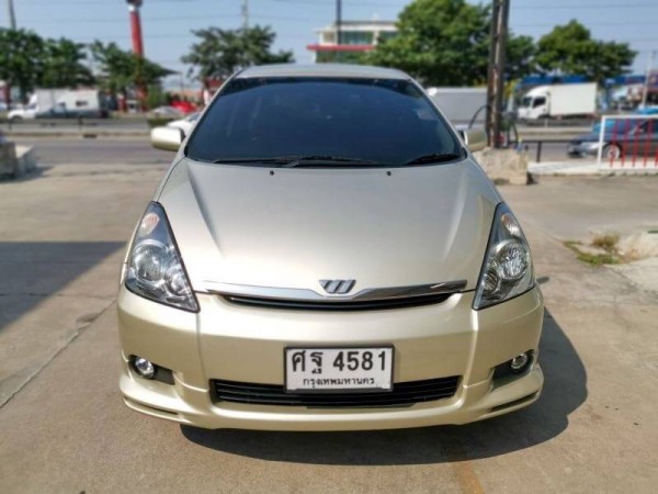 Toyota Wish ปี 2005 สีทอง