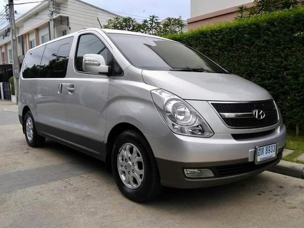 Hyundai H-1 ปี 2011 สีเงิน