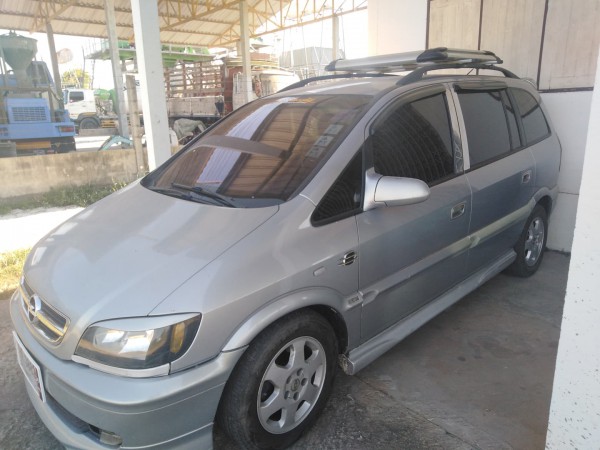 Chevrolet Zafira ปี 2003 สีเทา