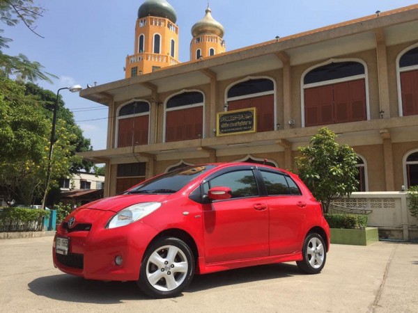 Toyota Yaris ปี 2008 สีแดง