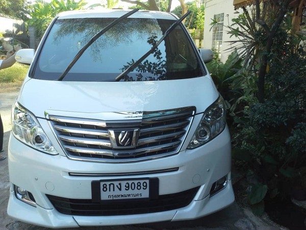 Toyota Alphard ปี 2011 สีเงิน