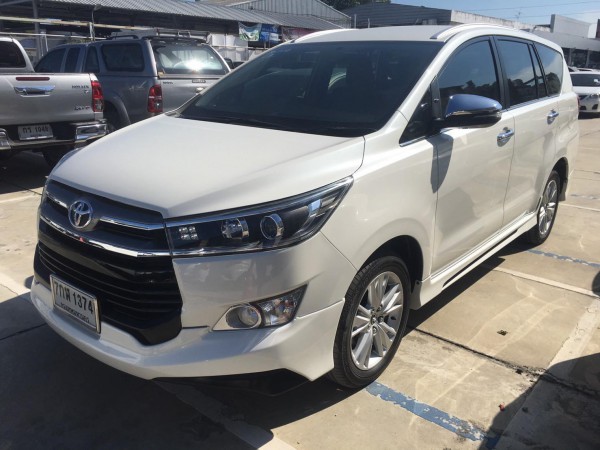 Toyota Innova ปี 2018 สีขาว