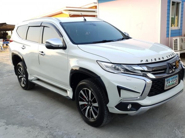 Mitsubishi Pajero Sport ปี 2018 สีขาว