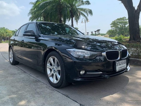 BMW 3 Series Gen6 F30 320i ปี 2014 สีดำ