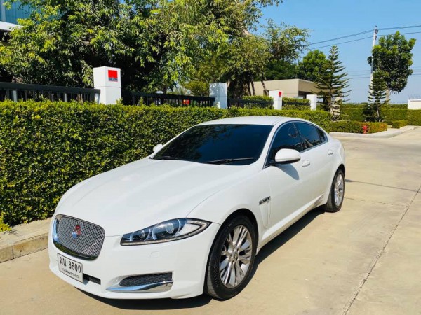 Jaguar XF (X250) ปี 2012 สีขาว