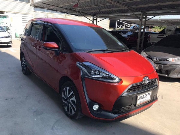 Toyota Sienta ปี 2019 สีส้ม