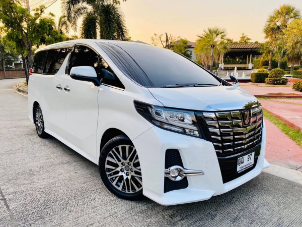 Toyota Alphard ปี 2016 สีขาว