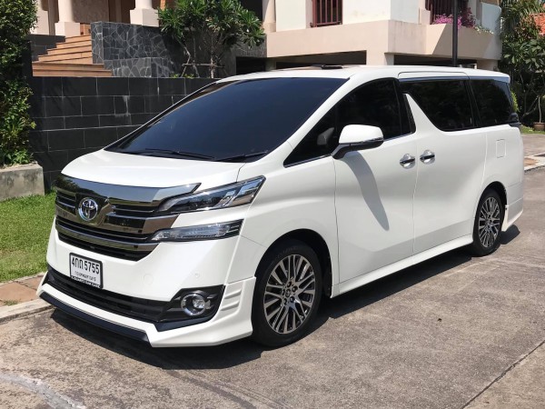 Toyota Vellfire ปี 2015 สีขาว