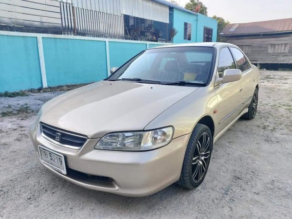 Honda Accord Gen 6 (งูเห่า) ปี 2000 สีทอง