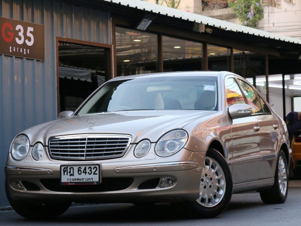 Mercedes-Benz E-Class W211 E200 ปี 2005 สีทอง