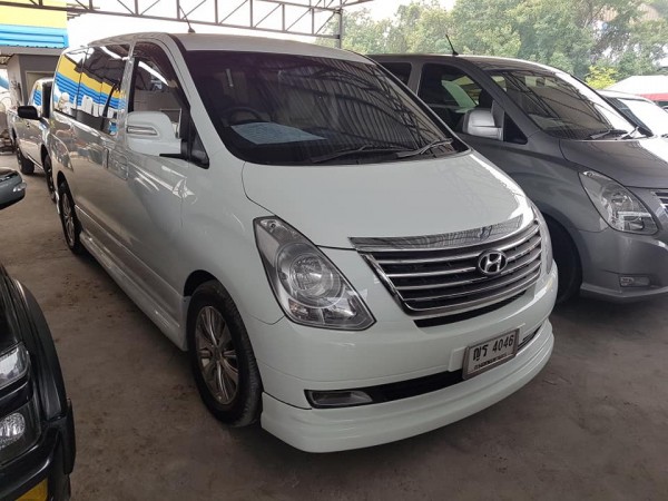 Hyundai Grand Starex ปี 2011 สีขาว