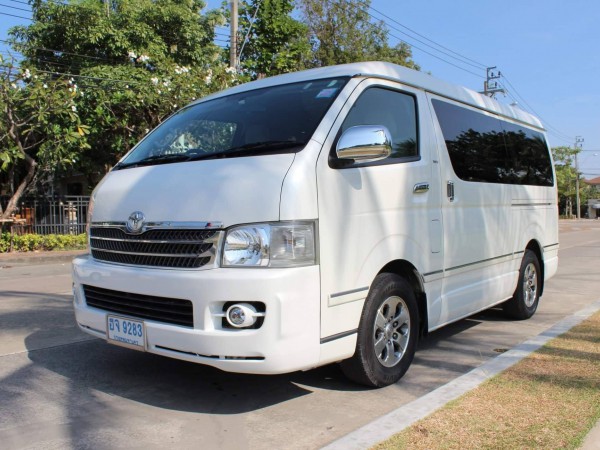 Toyota Ventury ปี 2008 สีขาว