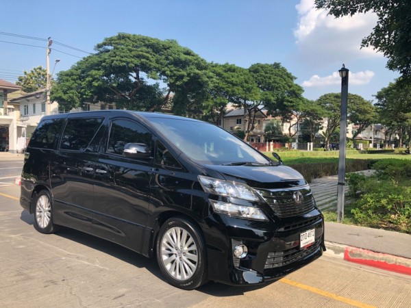 Toyota Vellfire ปี 2014 สีดำ