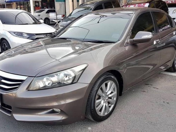 HONDA ACCORD 2.4 AUTO ปี2011