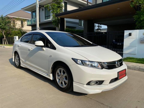 Honda Civic FB ปี 2014 สีขาว