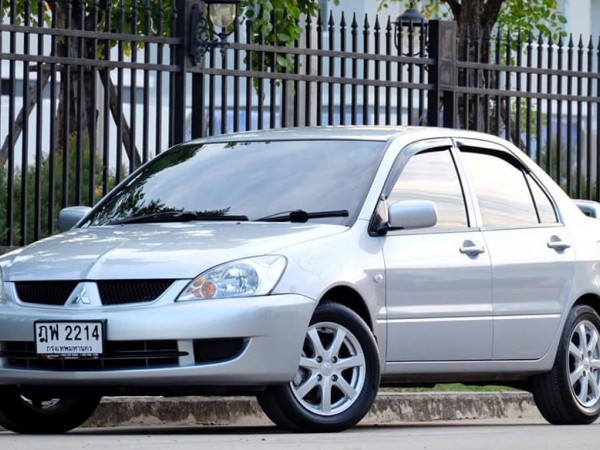 Mitsubishi Lancer Cedia ปี 2010 สีเงิน