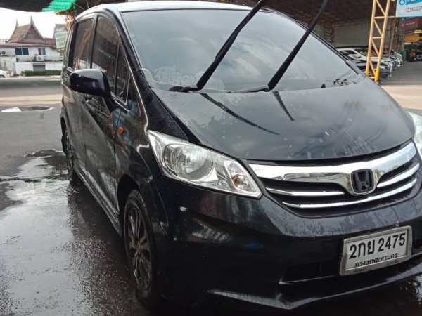 Honda Freed ปี 2013 สีดำ