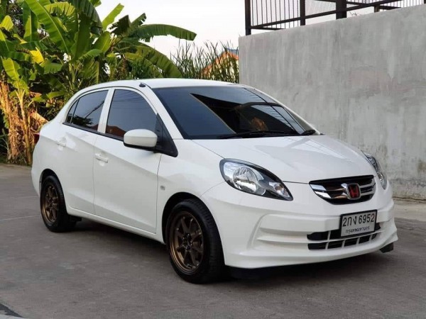 Honda Brio Amaze ปี 2013 สีขาว