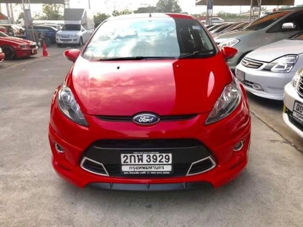 Ford Fiesta ปี 2011 สีแดง