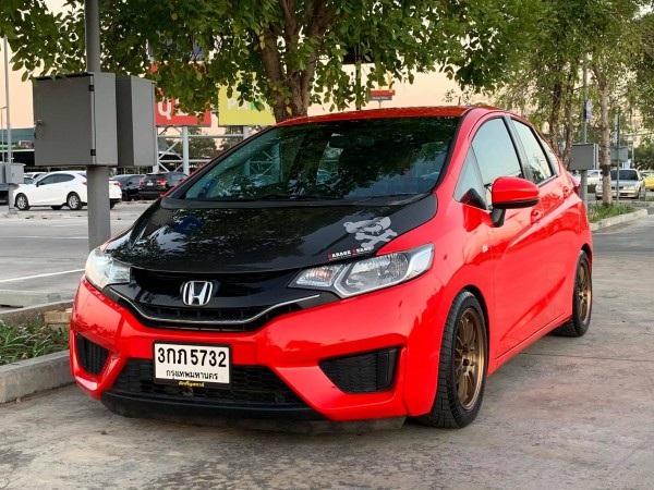 Honda Jazz GK ปี 2015 สีแดง