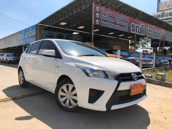 Toyota Yaris ปี 2016 สีขาว