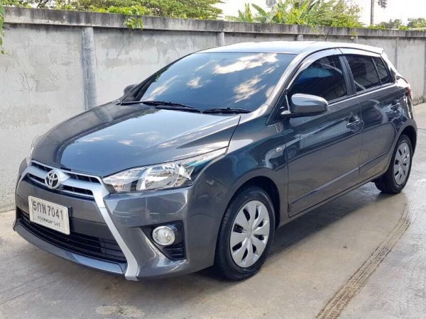 Toyota Yaris ปี 2016 สีเทา