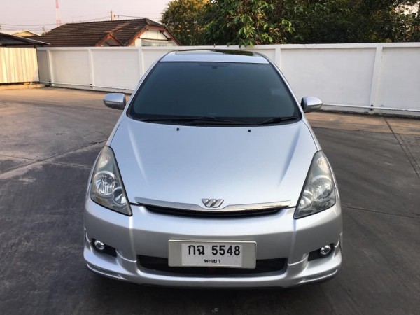 Toyota Wish ปี 2004 สีเงิน