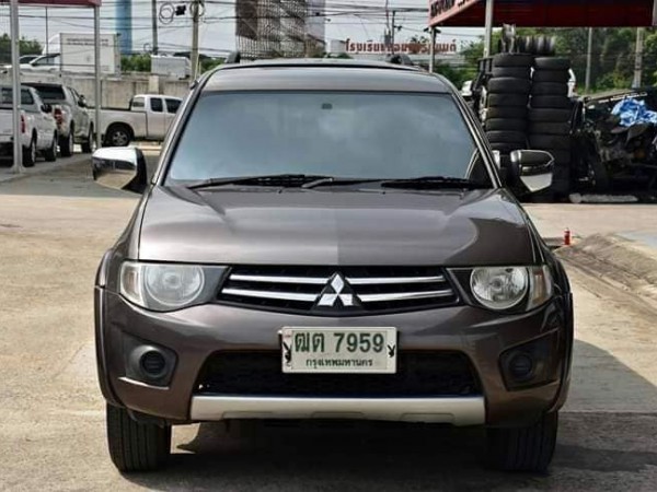 Mitsubishi Triton Mega cab ปี 2012 สีน้ำตาล