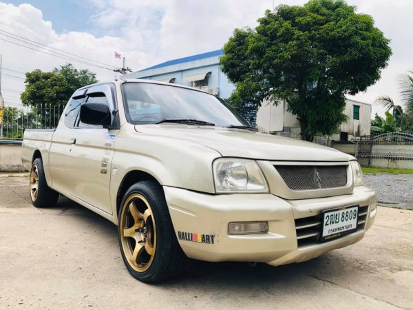 Mitsubishi Strada ปี 2004 สีทอง