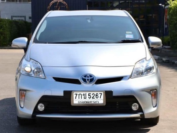 Toyota Prius ปี 2012 สีเงิน
