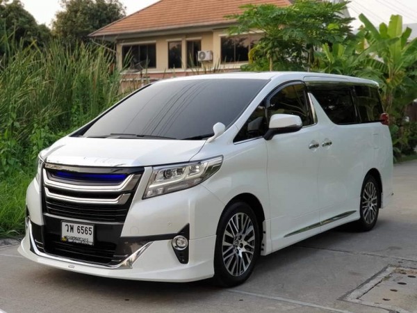 Toyota Alphard ปี 2015 สีขาว