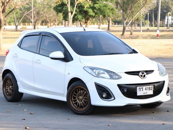 Mazda 2 Sports (5 ประตู) ปี 2011 สีขาว