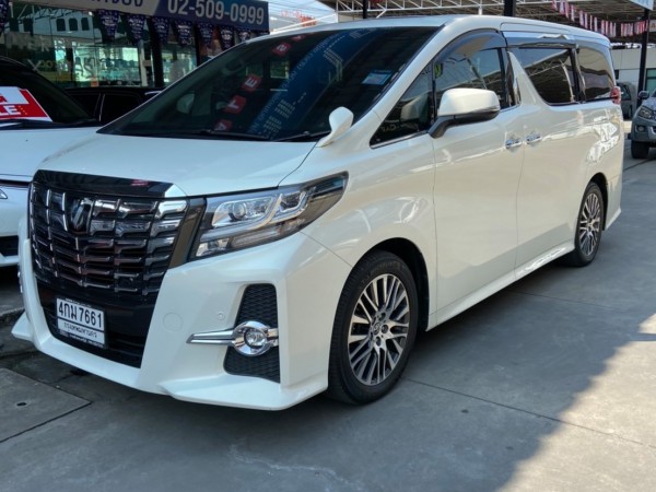 Toyota Alphard ปี 2015 สีขาว