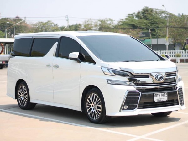 Toyota Vellfire ปี 2017 สีขาว