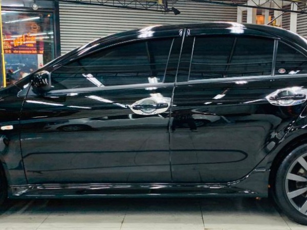 Mitsubishi Lancer EX ปี 2011 สีดำ